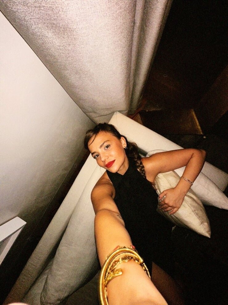 Bahar Şahin Saçlarını Sarıya Boyattı