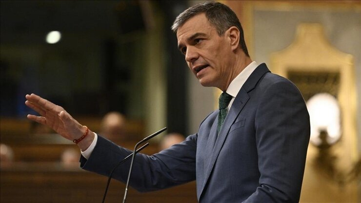 İspanya ABD Savaş Uçaklarına Hava Sahasını Kapattı