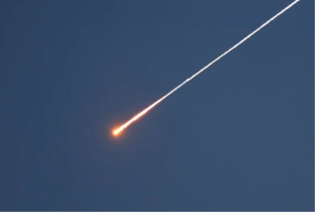 Husiler İsrail'e Balistik ve Seyir Füzesi Fırlattı