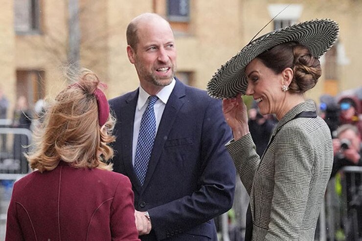 Kate Middleton Törende Şapkasıyla Büyüledi