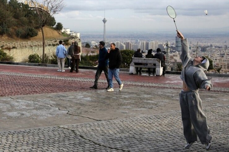 Savaşın Gölgesinde Tahran Yıkıma Rağmen Hayata Tutunuyor