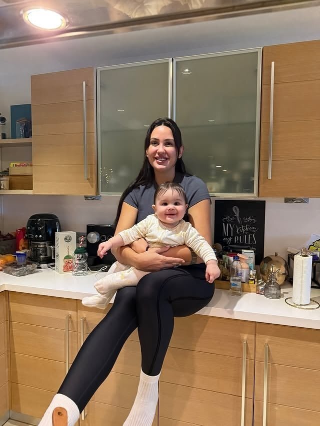 Sahra Işık Oğlunun İlk Kelimesini Paylaştı Takipçileri Güldü