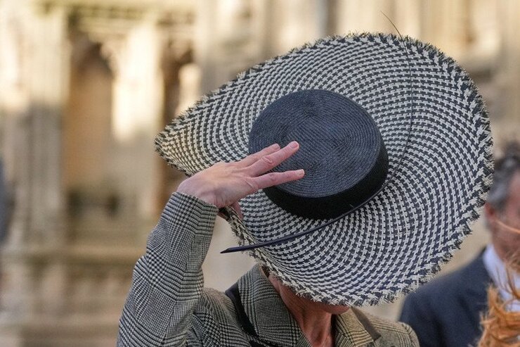 Kate Middleton Törende Şapkasıyla Büyüledi