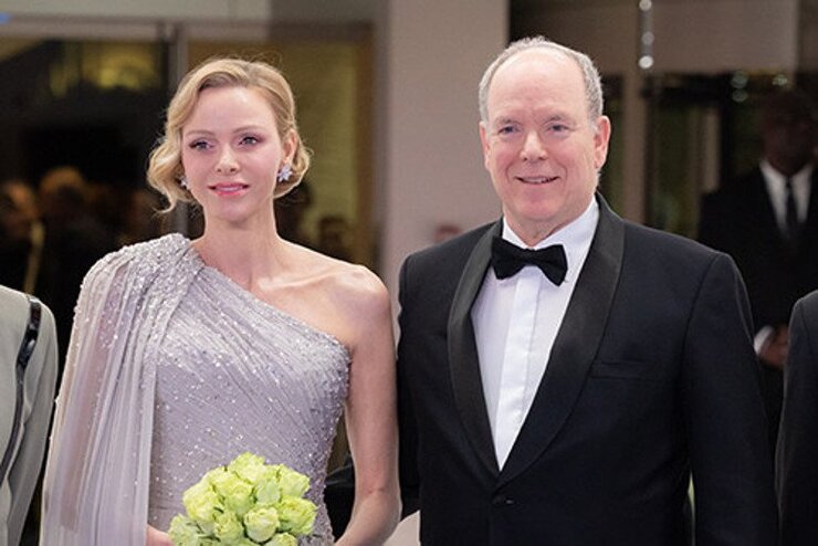 Prenses Akiko Gül Balosu Tarihine Geçen İlk Japon Kraliyet Üyesi Oldu