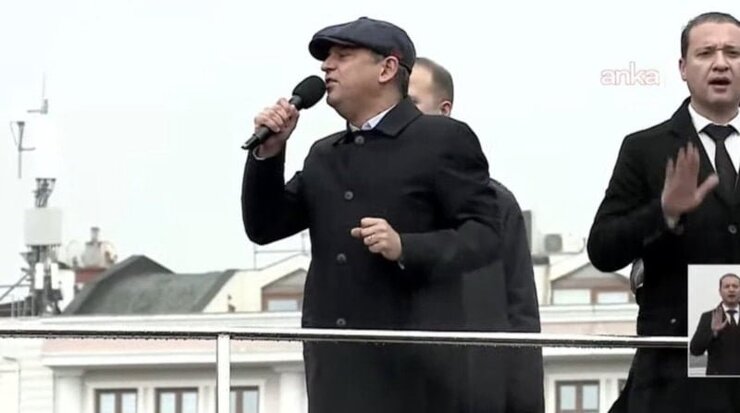 Özgür Özel Uşak Belediye Başkanının Gözaltı Görüntüleri İçin Özür Diledi