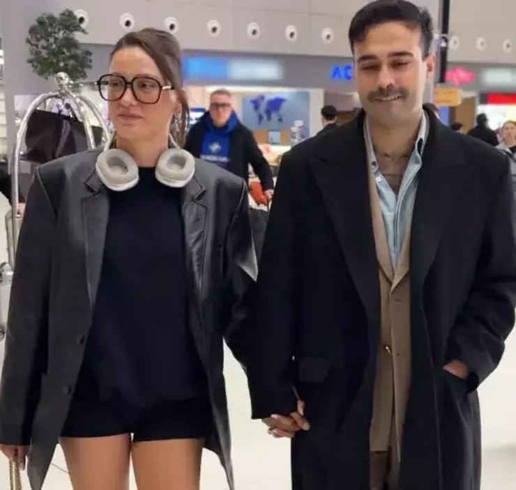 Serenay Sarıkaya ve Mert Demir Tatil Dönüşü El Ele Görüntülendi