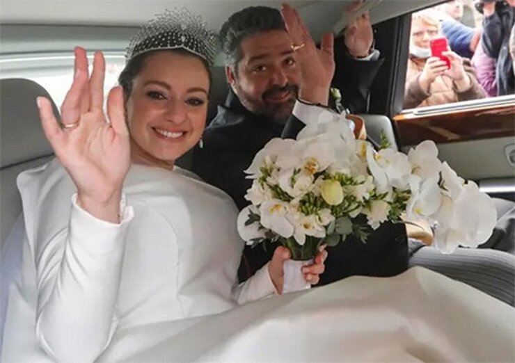 Prenses Victoria Monako Balosu'nda Roberto Cavalli İmzalı Kıyafetiyle Parladı