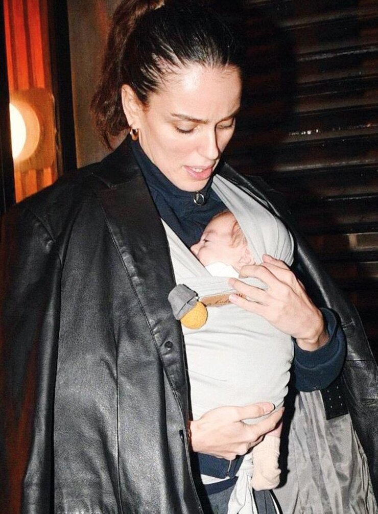 Bestemsu Özdemir Oğlunu Setten Ayırmıyor