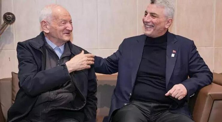 Uğur Işılak Ve Ceren Benderlioğlu Darülaceze Sakinleriyle İftar Yaptı