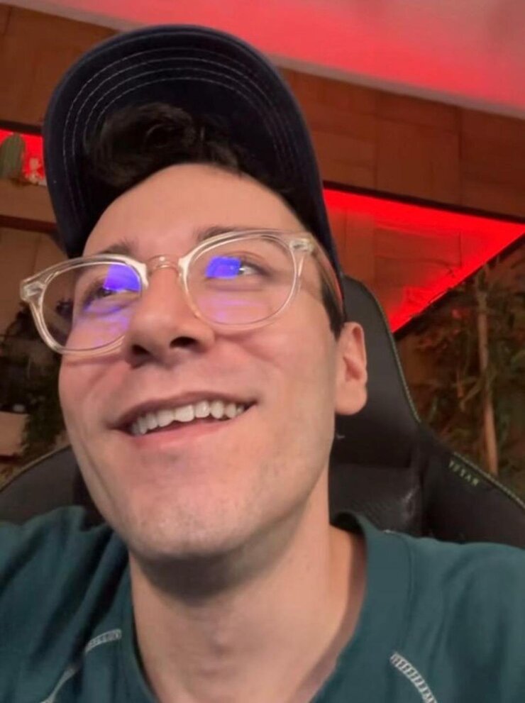 Enes Batur 6 Milyon TL İddialarını Yalanladı