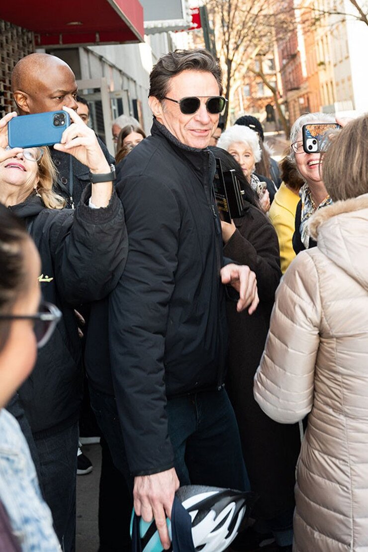 Hugh Jackman Evlilik Sonrası Değişen Görünümüyle Dikkat Çekti