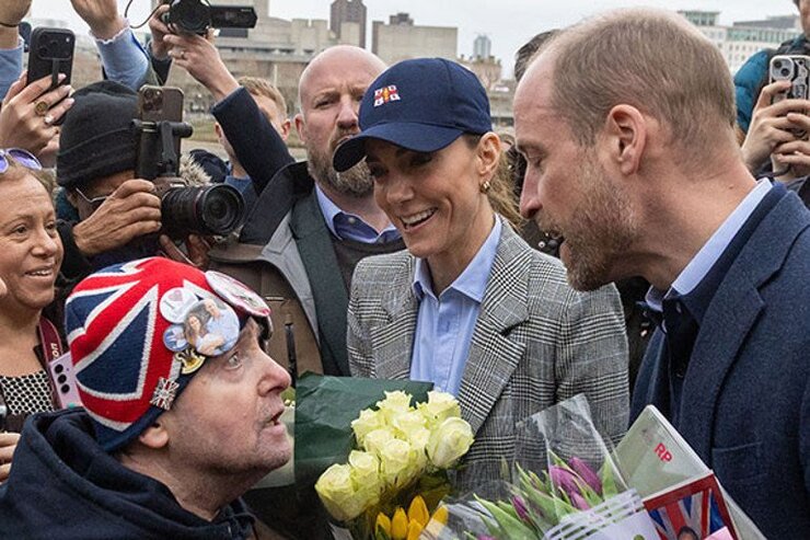 Kate Middleton Törende Şapkasıyla Büyüledi