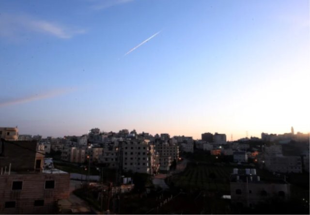 Husiler İsrail'e Balistik ve Seyir Füzesi Fırlattı