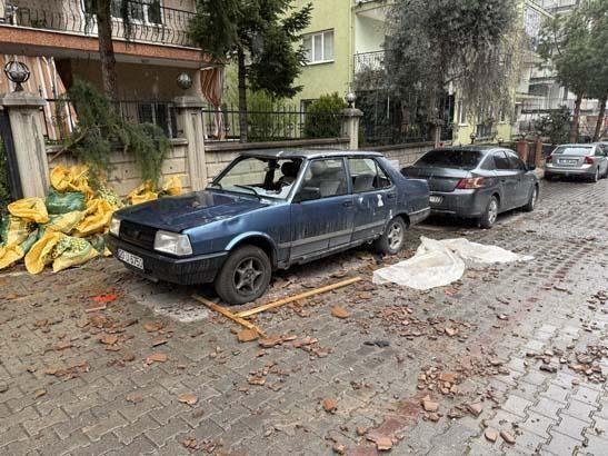 Denizli'de Fırtına Çatıları Uçurdu Teleferik Kapatıldı