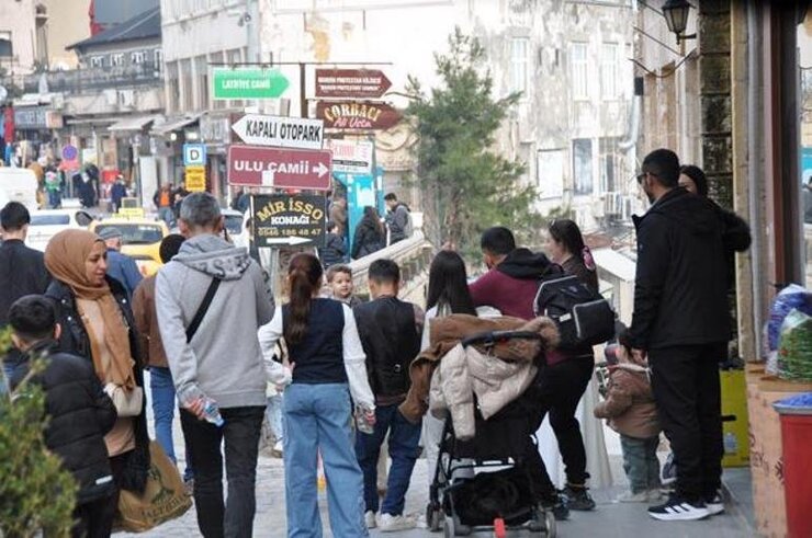 Uzak Şehir Dizisi Mardin'i Bayramda Ziyaretçi Akınına Uğrattı
