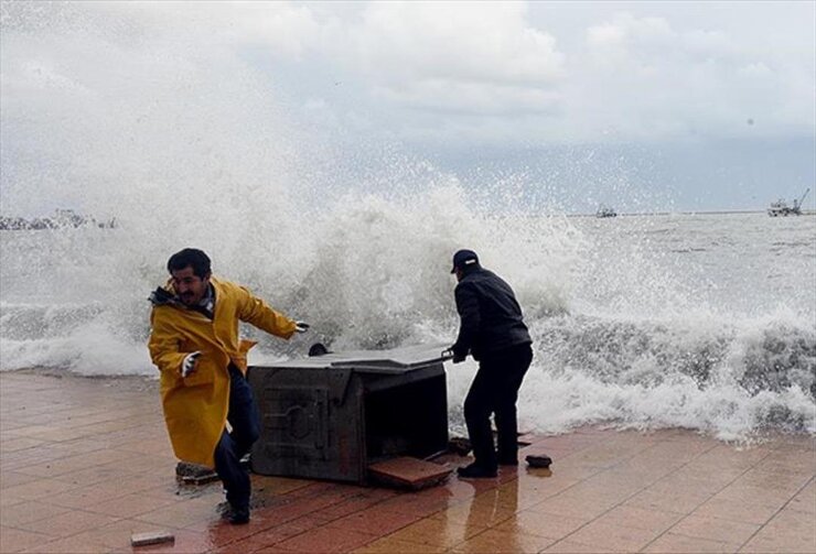 Meteoroloji Türkiye Geneli İçin Fırtına Ve Kuvvetli Yağış Uyarısı Verdi