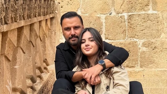 Alişan, yıllar sonra sakallarını kesip yeni görüntüsünü sosyal medyada paylaştı;...