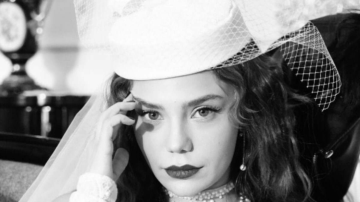 Bahar Şahin Saçlarını Sarıya Boyattı