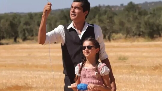 TRT 1'in sevilen dizisi Cennetin Çocukları'nda başrol oyuncusu İsmail Hacıoğlu...