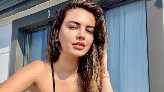 Sosyal medya paylaşımlarıyla sık sık gündeme gelen Ece Ronay, Türk Silahlı Kuvvetleri...