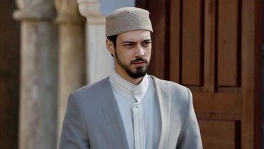 Mert Yazıcıoğlu, psikiyatrist yazar Gülseren Budayıcıoğlu'nun torunu Zeynep...