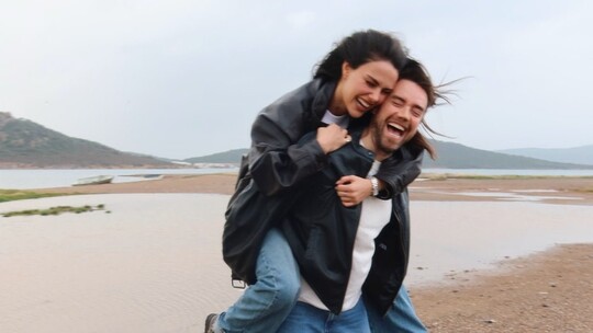 Özgü Kaya, sevgilisi Murat Dalkılıç için mutfağa girip hamur açtı; o anları...