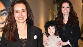 Özgü Namal Sarı Zarflar Galasına Kızıyla Katıldı