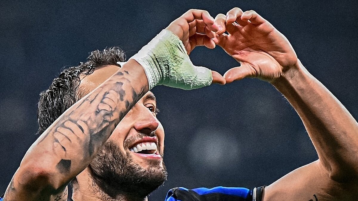 Hakan Çalhanoğlu Mutlu Evliliğinin Sırrını Güldürerek Açıkladı