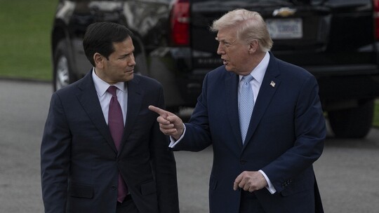 Wall Street Journal, Trump'ın yakın çevresindeki yetkililere İran'a yönelik...