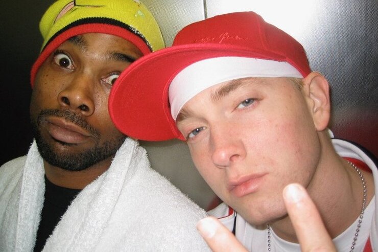 Eminem Temizliğinin 18. Yılını Torунlarıyla Kutladı