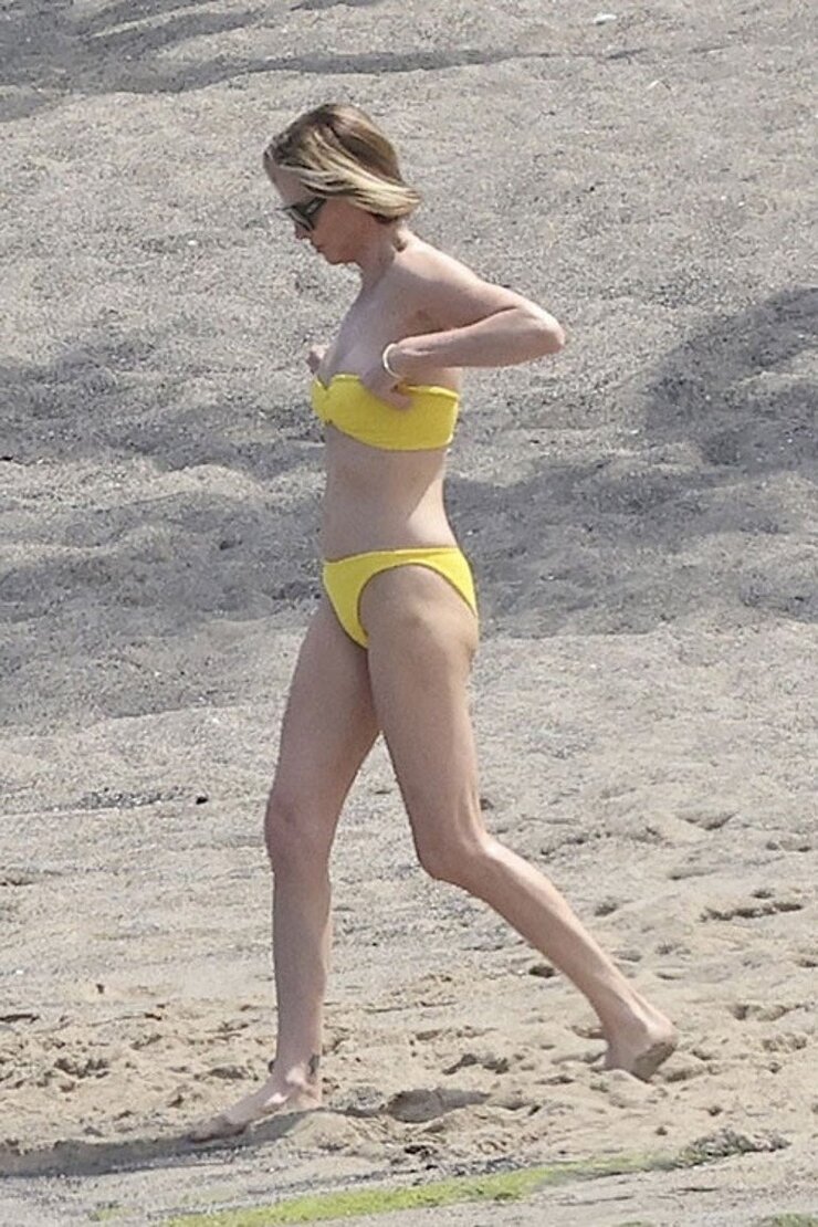 Charlize Theron Hawaii Tatilinde 50 Yaşında Büyüledi