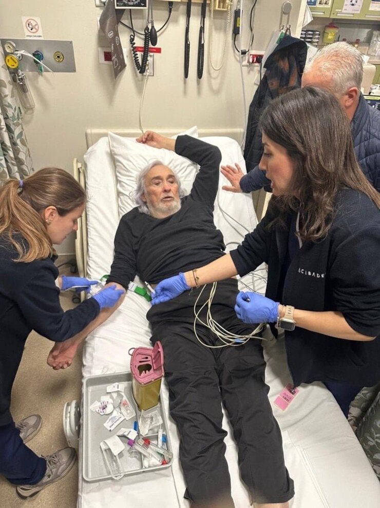 Müjdat Gezen Harbiye Galasında Hastaneye Kaldırıldı