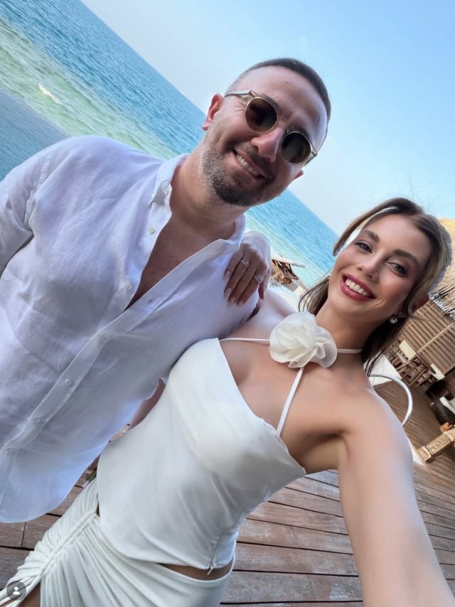 Sezgi Sena Akay İş İnsanı Erdinç Acar İle Evlendi