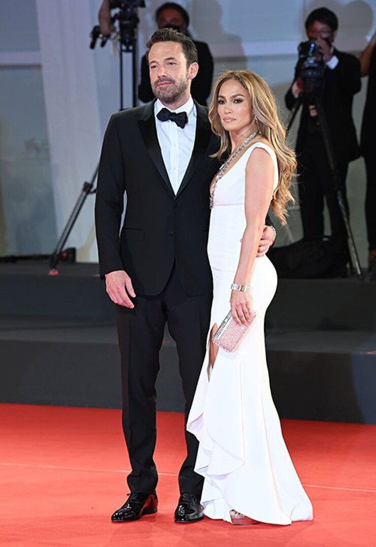 Affleck Bel Air Malikanesindeki Hissesini Lopez'e Devretti