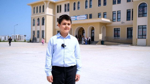 Bakan Kurum Diyarbakır'daki Yeni Okulda 23 Nisan Coşkusunu Paylaştı