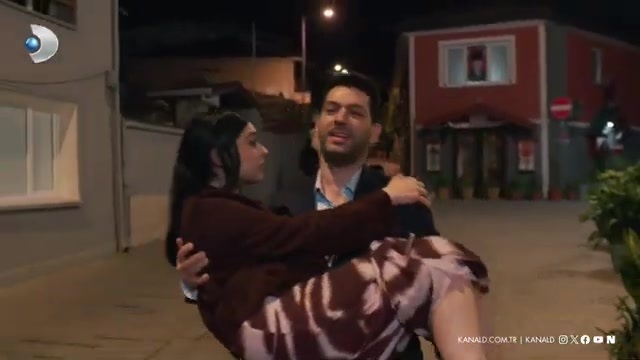 Serhat Zeynepi Kucaklayarak Arabaya Taşıdı Güller Ve Günahlar 26. Bölüm