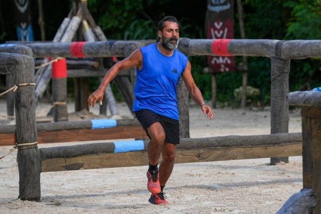 Çılgın Sedat Oğluyla Sahilde Yürüme Hayalini Yapay Zekayla Görüntüledi