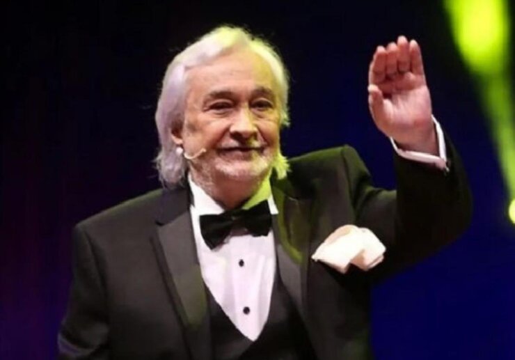 Bülent Ersoy Yoğun Program Gerekçesiyle Gırgıriye Müzikalinden Çekildi