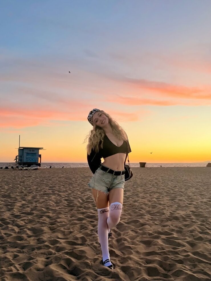 Gözaltı Kararı Bulunan Tiktok Fenomeni Yaren Alaca Abd'de Ortaya Çıktı