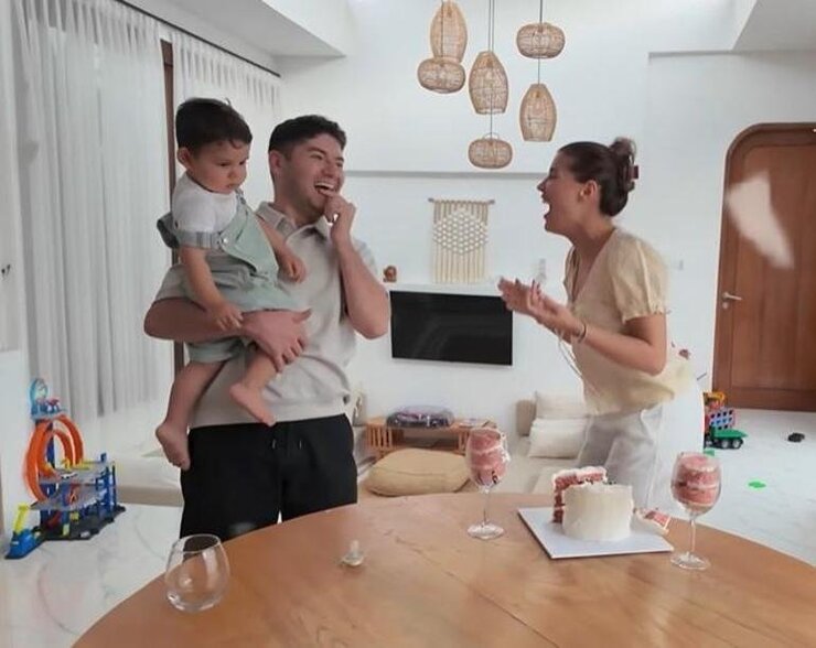 Atakan Ve Selen Özyurt İkinci Bebeklerinin Cinsiyetini Açıkladı