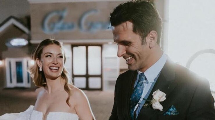 Yasemin Kay Allen Las Vegas'ta Sürpriz Nikah Töreniyle Evlendi