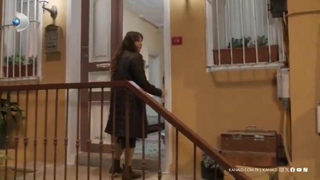 Serhat Zeynepi Kucaklayarak Arabaya Taşıdı Güller Ve Günahlar 26. Bölüm