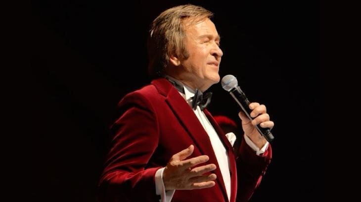 Erol Evgin Torunlarıyla Konser Öncesi Bir Araya Geldi