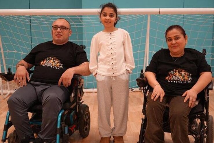 Tekerlekli Sandalyede Dans Eden Engelli Çift Hayatlarını Birleştirdi