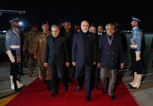 Pakistan Genelkurmayı ABD ve İran Heyetlerini Farklı Kıyafetle Karşıladı