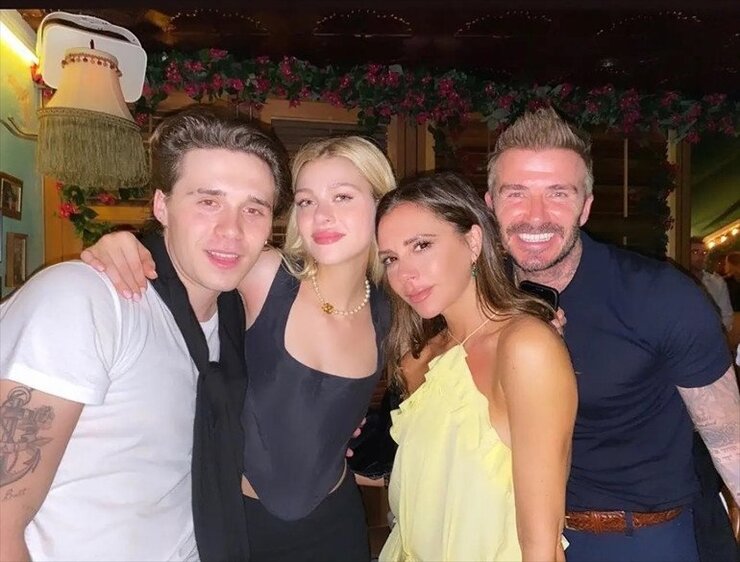 Brooklyn Beckham Dördüncü Evlilik Yıl Dönümünü Aşk Mesajıyla Kutladı