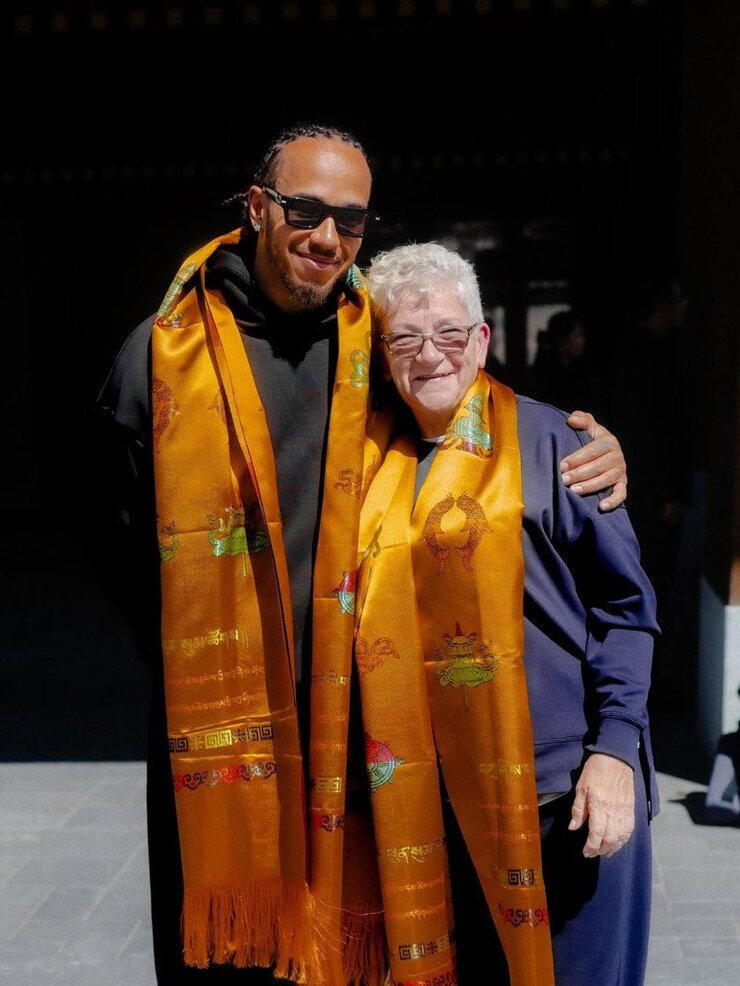 Claude responded: Lewis Hamilton ve Kim Kardashian İlişkisine Annesinden İtiraz Geldi