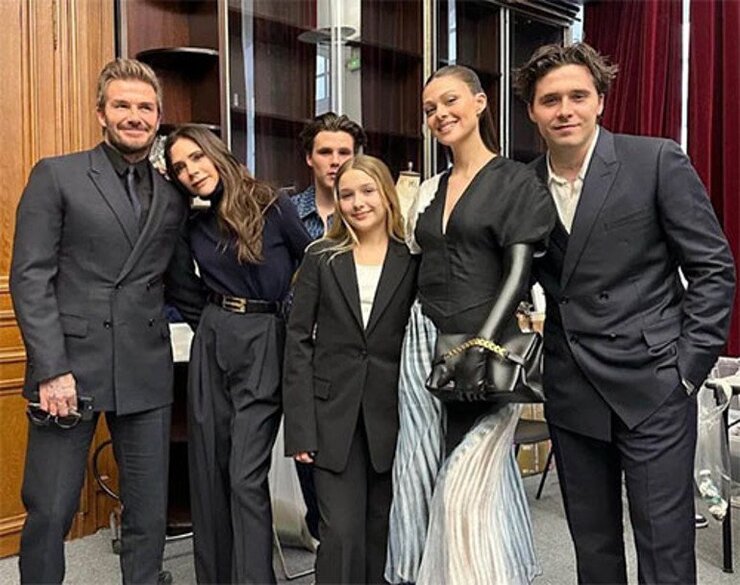 Victoria Beckham Oğluyla Barışmak İçin Gelinine Yalvardı