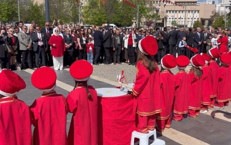 CHP Gaziantep Yönetimi 23 Nisan Mehter Gösterisine Sırtını Döndü