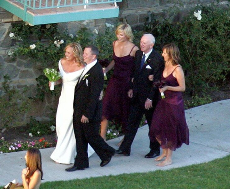 Charlize Theron Annesinin Babasını Vurduğu Geceyi Anlattı